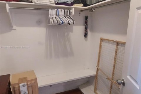 Apartamento en alquiler en Miami, Florida, 1 dormitorio, 53.88 m2 № 1949361 - foto 12
