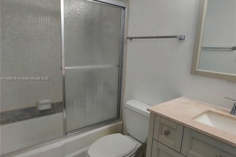 Apartamento en alquiler en Miami, Florida, 1 dormitorio, 53.88 m2 № 1949361 - foto 13