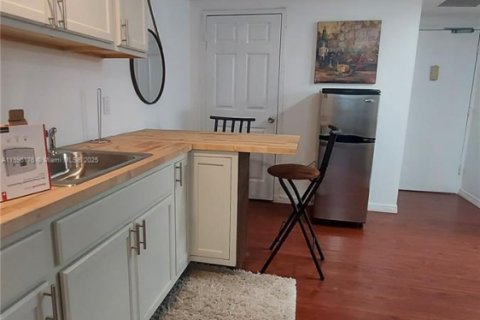 Apartamento en alquiler en Miami, Florida, 1 dormitorio, 53.88 m2 № 1949361 - foto 3