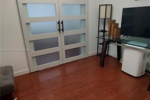Apartamento en alquiler en Miami, Florida, 1 dormitorio, 53.88 m2 № 1949361 - foto 9
