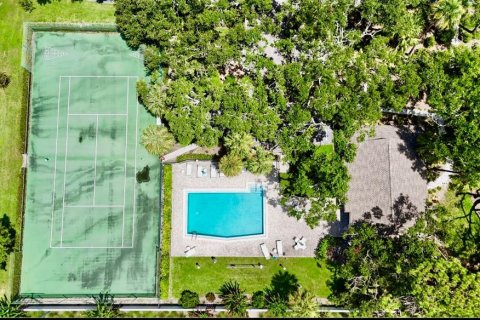 House in Sarasota, Florida 3 bedrooms, 150.97 sq.m. № 1856671 - photo 24
