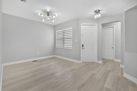 Villa ou maison à vendre à Boynton Beach, Floride: 4 chambres, 216.83 m2 № 2191951 - photo 4