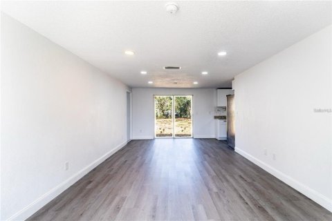 House in Tampa, Florida 4 bedrooms, 109.07 sq.m. № 2239382 - photo 7