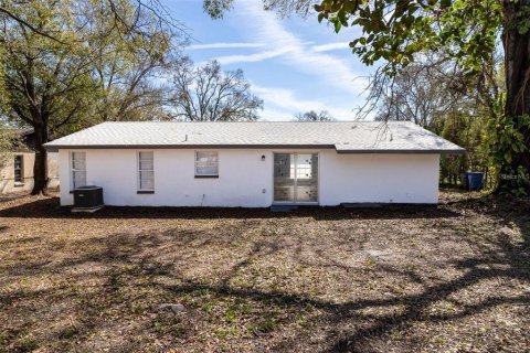 House in Tampa, Florida 4 bedrooms, 109.07 sq.m. № 2239382 - photo 9