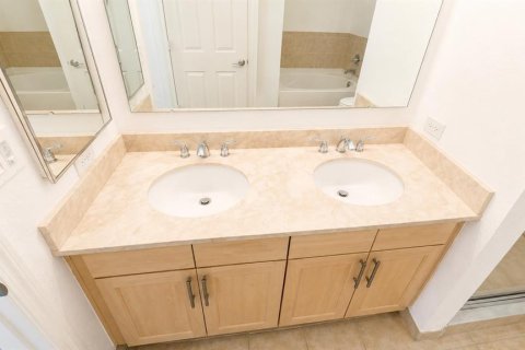 Copropriété à louer à Sarasota, Floride: 3 chambres, 125.6 m2 № 2148603 - photo 16