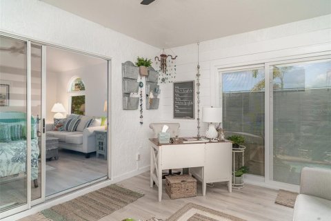 Condo in Bradenton, Florida, 3 bedrooms  № 1691060 - photo 15