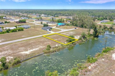 Land in Cape Coral, Florida № 1688338 - photo 9