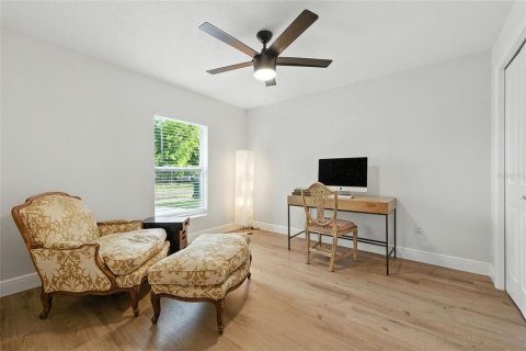 House in Seminole, Florida 4 bedrooms, 155.33 sq.m. № 1885973 - photo 22