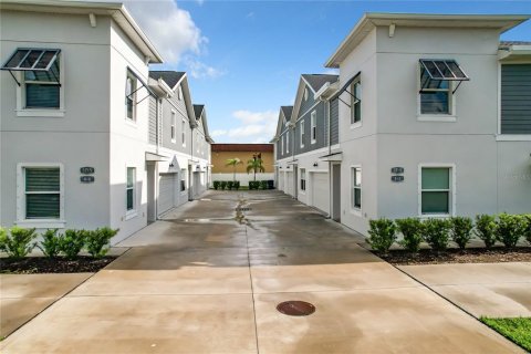 Touwnhouse à louer à Tampa, Floride: 3 chambres, 159.42 m2 № 2167660 - photo 6
