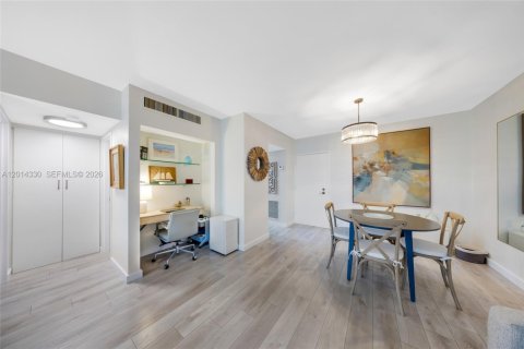 Copropriété à louer à Miami Beach, Floride: 1 chambre, 78.97 m2 № 2076378 - photo 5