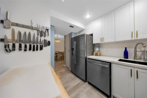 Copropriété à louer à Miami Beach, Floride: 1 chambre, 78.97 m2 № 2076378 - photo 12