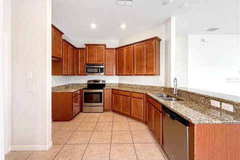 House in Ruskin, Florida 3 bedrooms, 138.7 sq.m. № 2227351 - photo 2