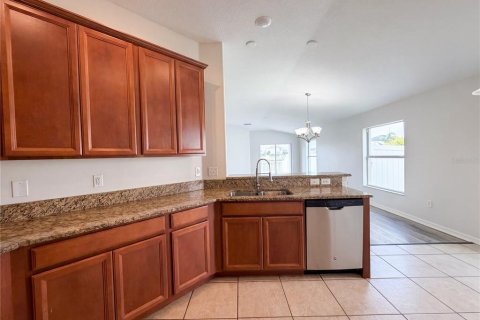 House in Ruskin, Florida 3 bedrooms, 138.7 sq.m. № 2227351 - photo 15
