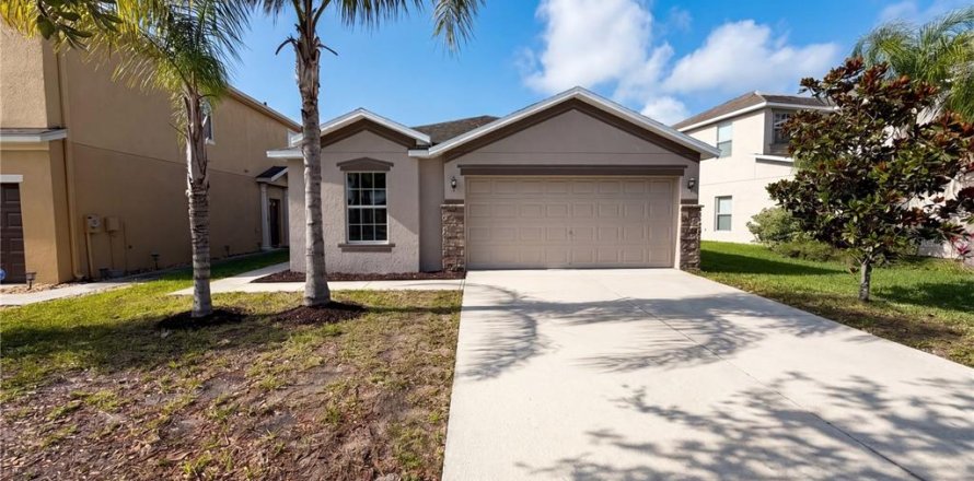 House in Ruskin, Florida 3 bedrooms, 138.7 sq.m. № 2227351