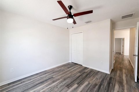 House in Ruskin, Florida 3 bedrooms, 138.7 sq.m. № 2227351 - photo 12