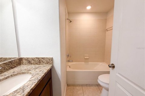 House in Ruskin, Florida 3 bedrooms, 138.7 sq.m. № 2227351 - photo 18
