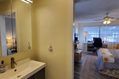 Casa en venta en Sun City Center, Florida, 2 dormitorios, 137.4 m2 № 1538278 - foto 17
