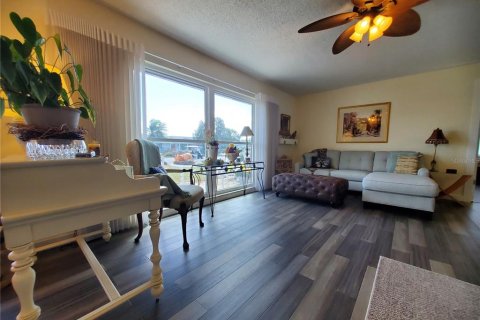 Casa en venta en Sun City Center, Florida, 2 dormitorios, 137.4 m2 № 1538278 - foto 4