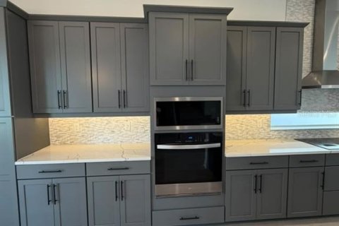 House in Orlando, Florida 4 bedrooms, 276.11 sq.m. № 2394130 - photo 4