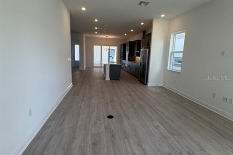 House in Orlando, Florida 4 bedrooms, 276.11 sq.m. № 2394130 - photo 8