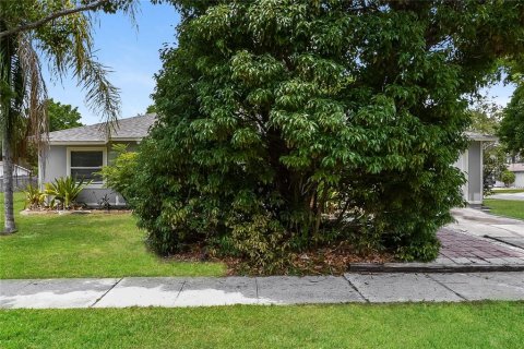Casa en alquiler en Apopka, Florida, 4 dormitorios, 148.92 m2 № 1871014 - foto 1