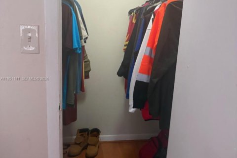 Condo in Miramar, Florida, 2 bedrooms № 2007336 - photo 17