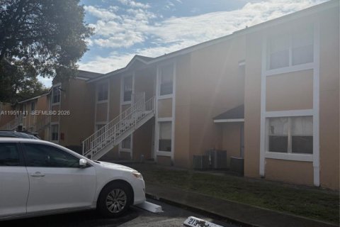 Condo in Miramar, Florida, 2 bedrooms № 2007336 - photo 6