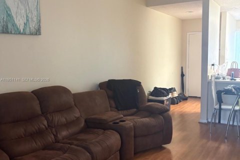 Condo in Miramar, Florida, 2 bedrooms № 2007336 - photo 10