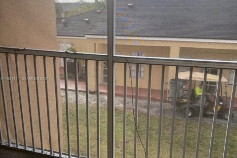 Condo in Miramar, Florida, 2 bedrooms № 2007336 - photo 8