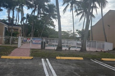 Condo in Miramar, Florida, 2 bedrooms № 2007336 - photo 7