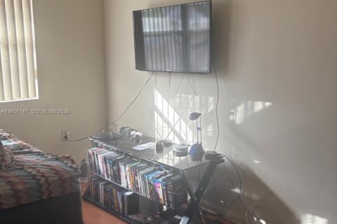 Condo in Miramar, Florida, 2 bedrooms № 2007336 - photo 18