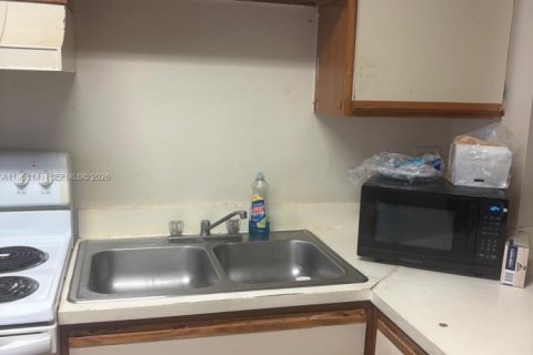 Condo in Miramar, Florida, 2 bedrooms № 2007336 - photo 14