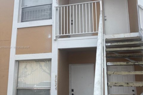 Condo in Miramar, Florida, 2 bedrooms № 2007336 - photo 3