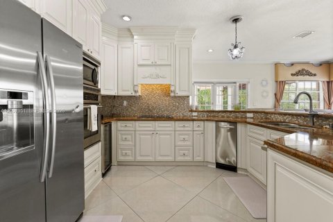 Villa ou maison à vendre à Miami, Floride: 5 chambres, 313.92 m2 № 2170868 - photo 28
