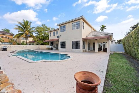 Villa ou maison à vendre à Miami, Floride: 5 chambres, 313.92 m2 № 2170868 - photo 6