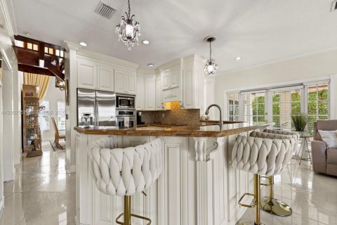 Villa ou maison à vendre à Miami, Floride: 5 chambres, 313.92 m2 № 2170868 - photo 27