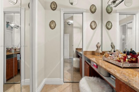Villa ou maison à vendre à Miami, Floride: 5 chambres, 313.92 m2 № 2170868 - photo 30
