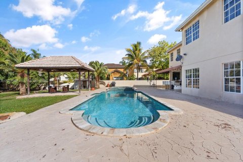 Villa ou maison à vendre à Miami, Floride: 5 chambres, 313.92 m2 № 2170868 - photo 15