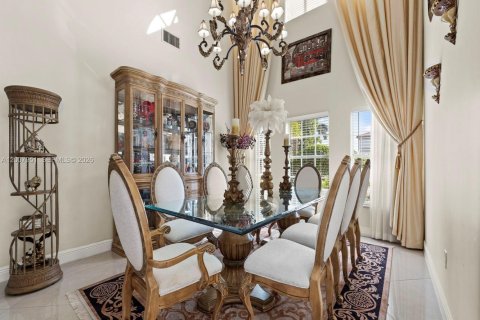 Villa ou maison à vendre à Miami, Floride: 5 chambres, 313.92 m2 № 2170868 - photo 24