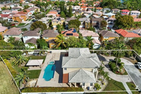 Villa ou maison à vendre à Miami, Floride: 5 chambres, 313.92 m2 № 2170868 - photo 11