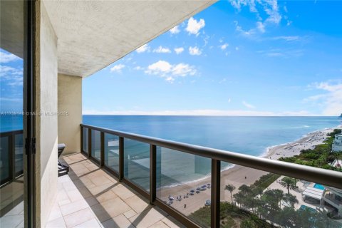Condo in Sunny Isles Beach, Florida, 3 bedrooms  № 1863263 - photo 14