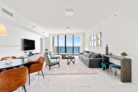 Condo in Sunny Isles Beach, Florida, 3 bedrooms  № 1863263 - photo 3