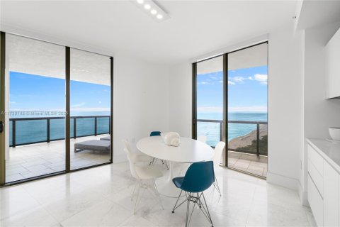 Condo in Sunny Isles Beach, Florida, 3 bedrooms  № 1863263 - photo 25