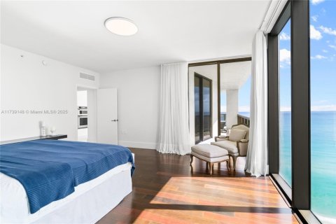 Condo in Sunny Isles Beach, Florida, 3 bedrooms  № 1863263 - photo 12