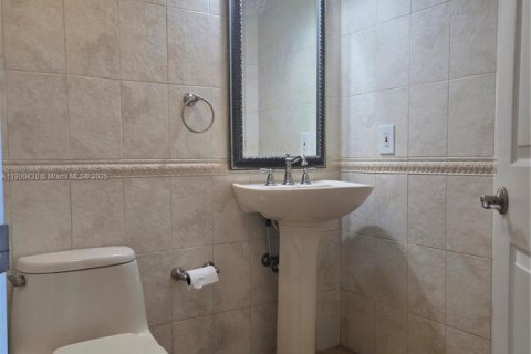 Condo in Miami Beach, Florida, 1 bedroom  № 1952803 - photo 9