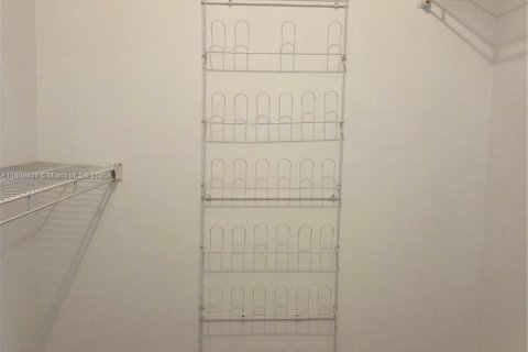 Condo in Miami Beach, Florida, 1 bedroom  № 1952803 - photo 15