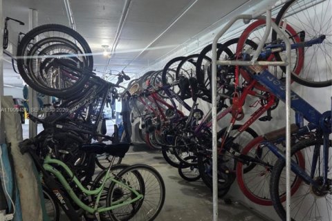 Condo in Miami Beach, Florida, 1 bedroom  № 1952803 - photo 29