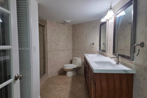 Condo in Miami Beach, Florida, 1 bedroom  № 1952803 - photo 13