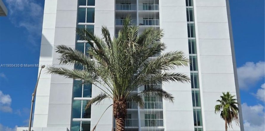 Condo in Miami Beach, Florida, 1 bedroom  № 1952803