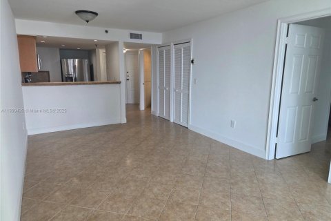 Condo in Miami Beach, Florida, 1 bedroom  № 1952803 - photo 7